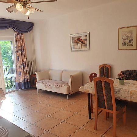 SzoladGrosses Ferienhaus Plattensee Balaton - Nyaralo Haz 6 Szobaval, 5 Fuerdoszobaval, 3000 Nm公寓 外观 照片