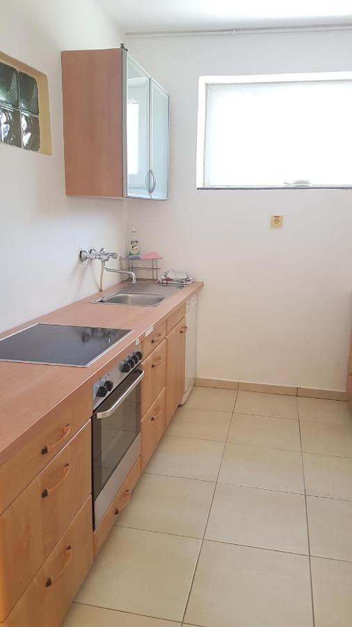 SzoladGrosses Ferienhaus Plattensee Balaton - Nyaralo Haz 6 Szobaval, 5 Fuerdoszobaval, 3000 Nm公寓 外观 照片