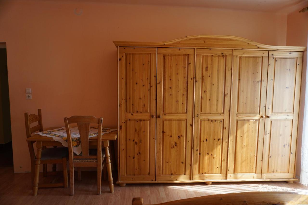 SzoladGrosses Ferienhaus Plattensee Balaton - Nyaralo Haz 6 Szobaval, 5 Fuerdoszobaval, 3000 Nm公寓 外观 照片