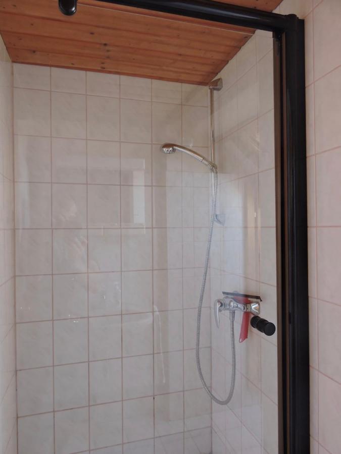 SzoladGrosses Ferienhaus Plattensee Balaton - Nyaralo Haz 6 Szobaval, 5 Fuerdoszobaval, 3000 Nm公寓 外观 照片