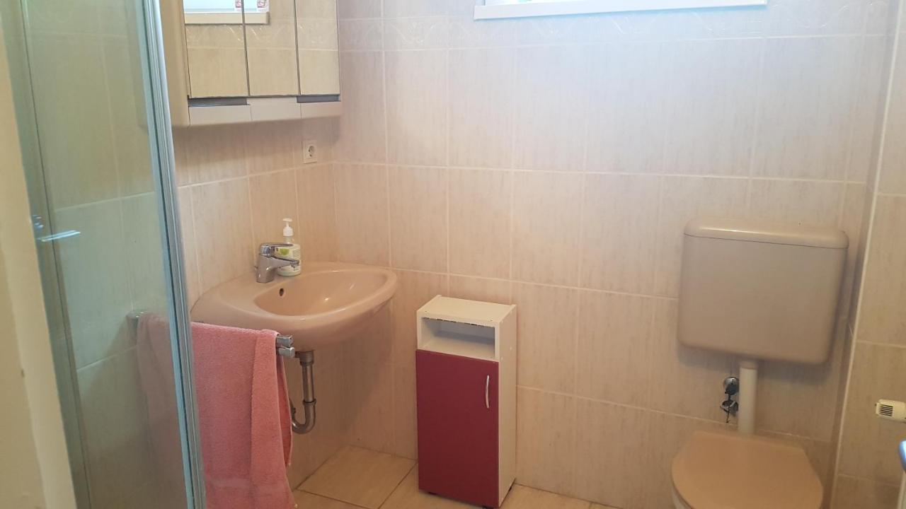SzoladGrosses Ferienhaus Plattensee Balaton - Nyaralo Haz 6 Szobaval, 5 Fuerdoszobaval, 3000 Nm公寓 外观 照片