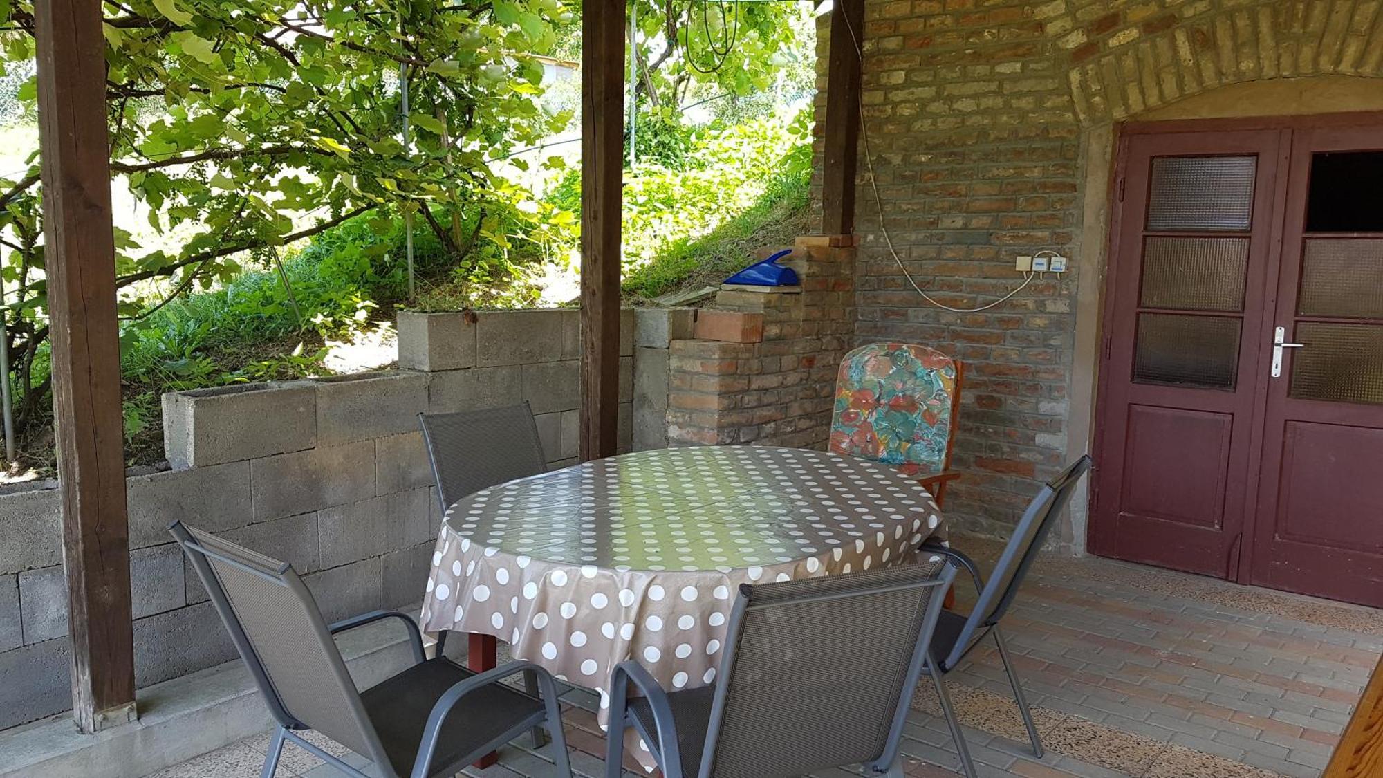 SzoladGrosses Ferienhaus Plattensee Balaton - Nyaralo Haz 6 Szobaval, 5 Fuerdoszobaval, 3000 Nm公寓 外观 照片